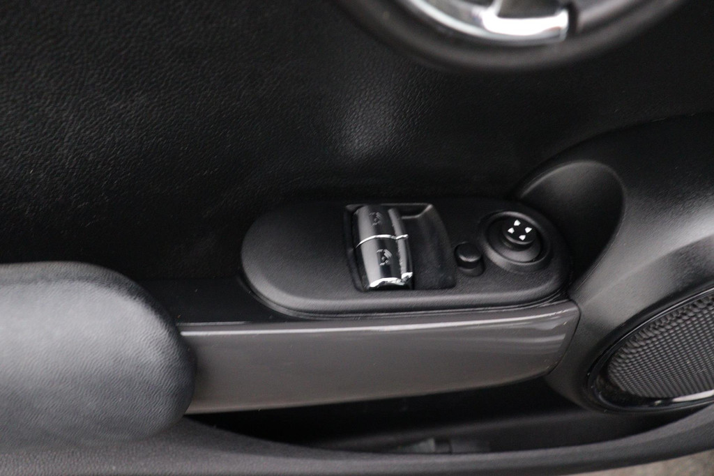 
MINI Mini 1.5 Cooper Salt Business (NL-auto, 1e Eig, Dealer onderhouden, Navigatie, Airco, Bluetooth, Cruise Con, Etc) vol									