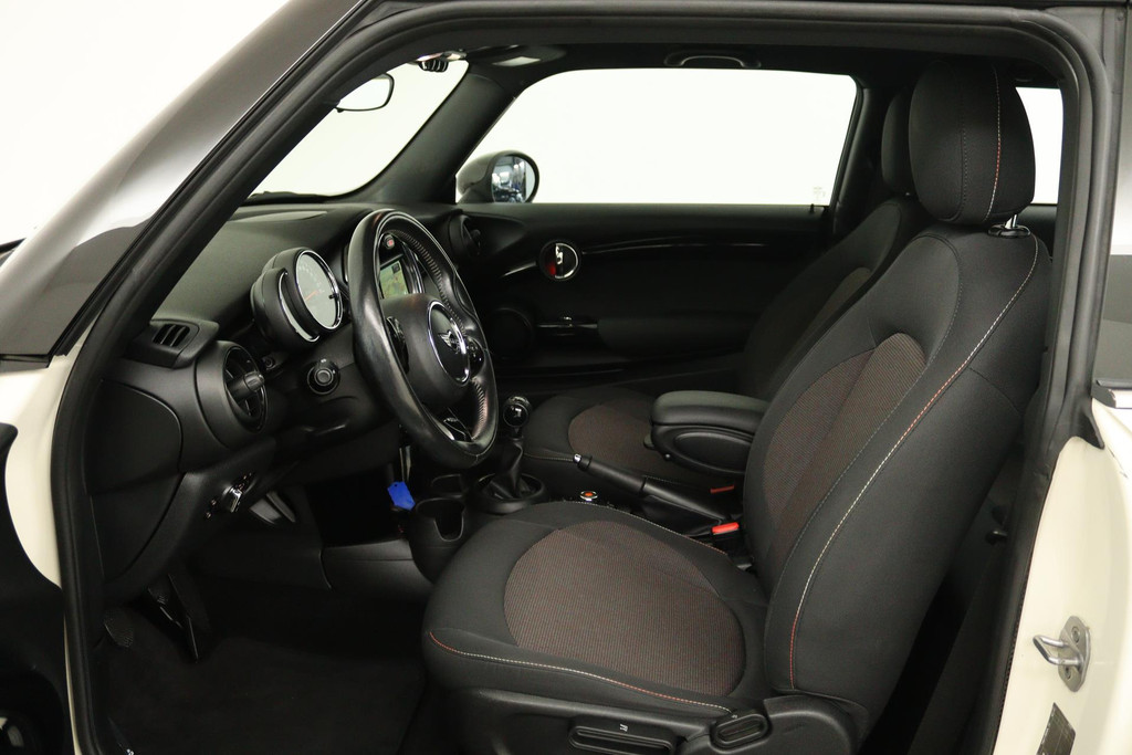 
MINI Mini 1.5 Cooper Pepper Business (PARKEERSENSOREN ACHTER, CRUISE CONTROL, BLUETOOTH, NAVIGATIE, NL-AUTO) vol									