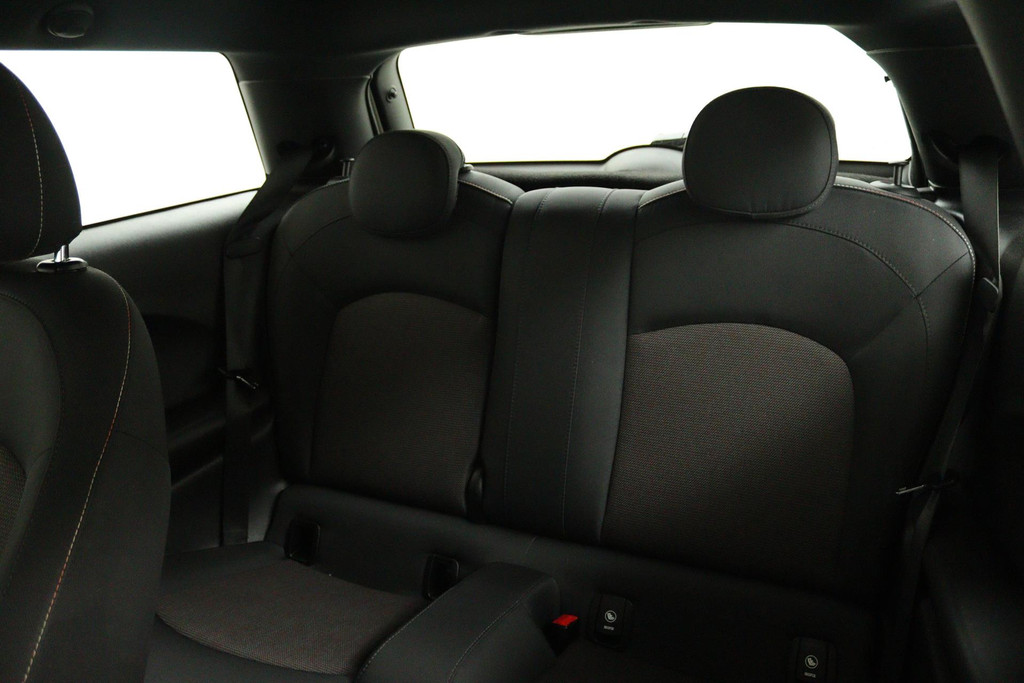 
MINI Mini 1.5 Cooper Pepper Business (PARKEERSENSOREN ACHTER, CRUISE CONTROL, BLUETOOTH, NAVIGATIE, NL-AUTO) vol									