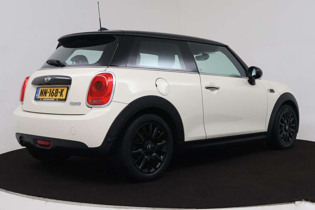 
MINI Mini 1.5 Cooper Pepper Business (PARKEERSENSOREN ACHTER, CRUISE CONTROL, BLUETOOTH, NAVIGATIE, NL-AUTO) vol									