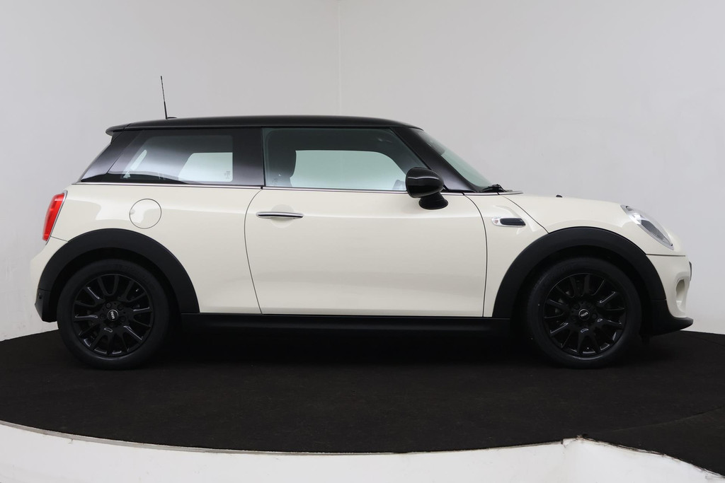 
MINI Mini 1.5 Cooper Pepper Business (PARKEERSENSOREN ACHTER, CRUISE CONTROL, BLUETOOTH, NAVIGATIE, NL-AUTO) vol									