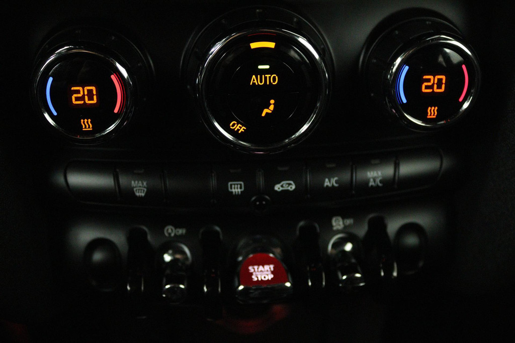 
MINI Mini 1.5 Cooper Pepper Business (PARKEERSENSOREN ACHTER, CRUISE CONTROL, BLUETOOTH, NAVIGATIE, NL-AUTO) vol									