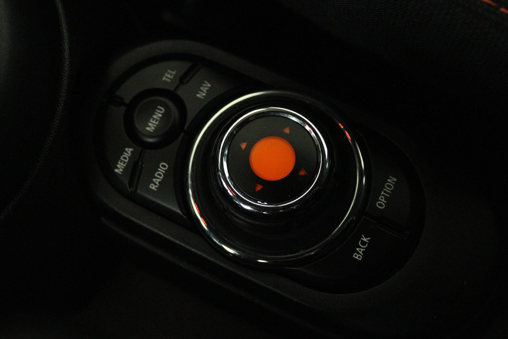 
MINI Mini 1.5 Cooper Pepper Business (PARKEERSENSOREN ACHTER, CRUISE CONTROL, BLUETOOTH, NAVIGATIE, NL-AUTO) vol									