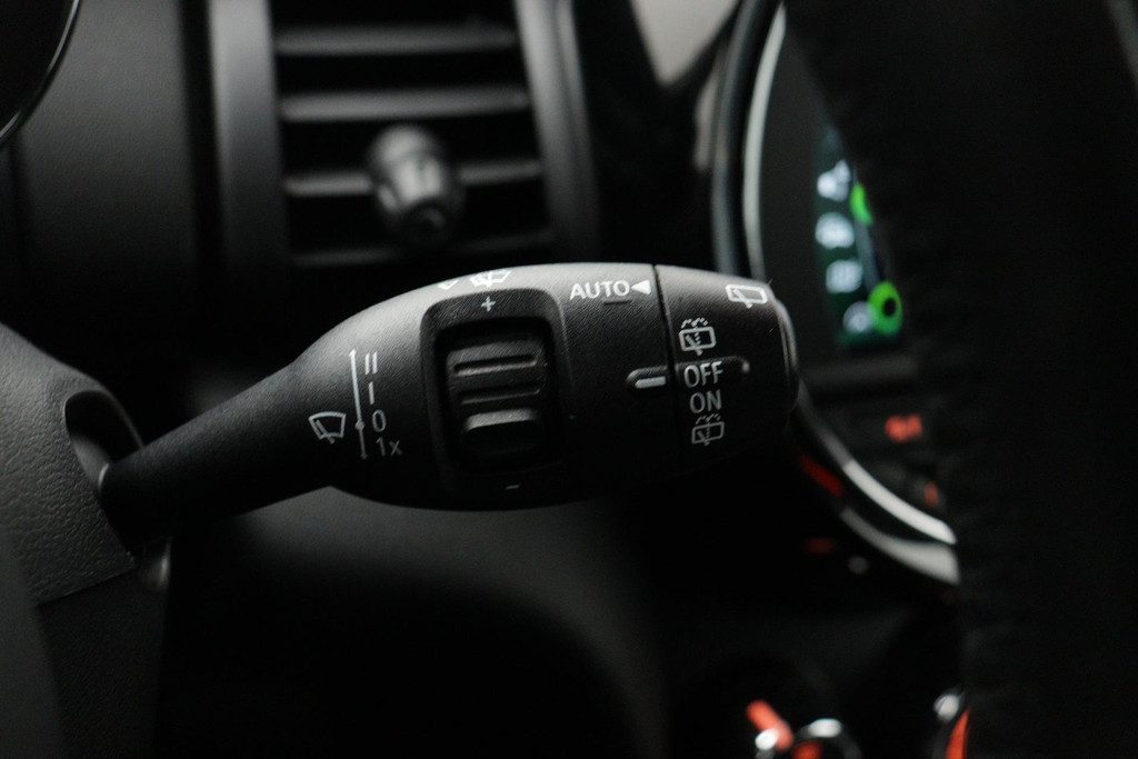 
MINI Mini 1.5 One Chili (1e eig, NL-auto, Dealer OnderH, Navi, Airco, PDC, Cruise Con, Etc) vol									