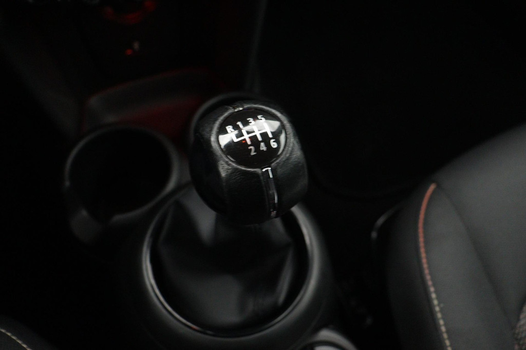 
MINI Mini 1.5 One Chili (1e eig, NL-auto, Dealer OnderH, Navi, Airco, PDC, Cruise Con, Etc) vol									