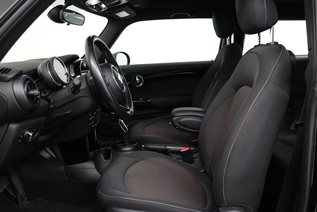 
MINI Mini 1.5 One Pepper Automaat (NL auto, Dealer onderh, Navi, Climaat controle, Cruise Control, Etc) vol									