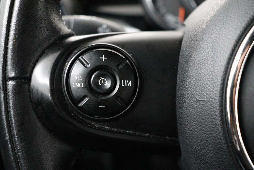 
MINI Mini 1.5 One Pepper Automaat (NL auto, Dealer onderh, Navi, Climaat controle, Cruise Control, Etc) vol									