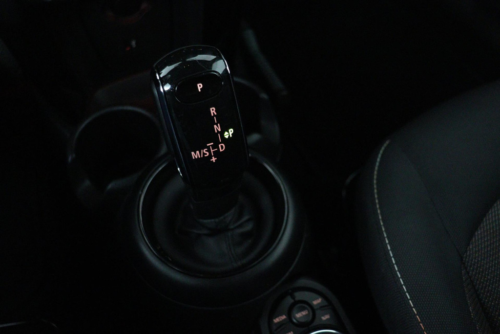 
MINI Mini 1.5 One Pepper Automaat (NL auto, Dealer onderh, Navi, Climaat controle, Cruise Control, Etc) vol									