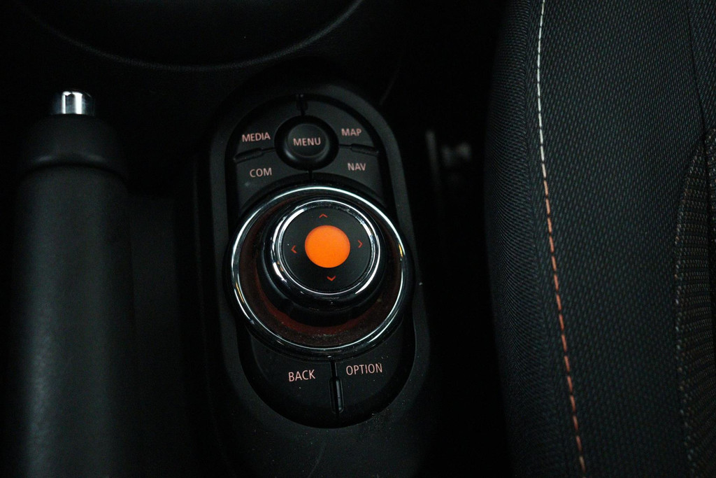 
MINI Mini 1.5 One Pepper Automaat (NL auto, Dealer onderh, Navi, Climaat controle, Cruise Control, Etc) vol									