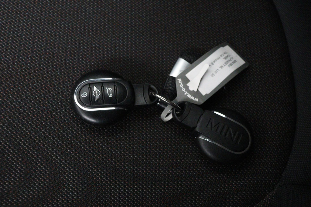 
MINI Mini 1.5 One Pepper Automaat (NL auto, Dealer onderh, Navi, Climaat controle, Cruise Control, Etc) vol									