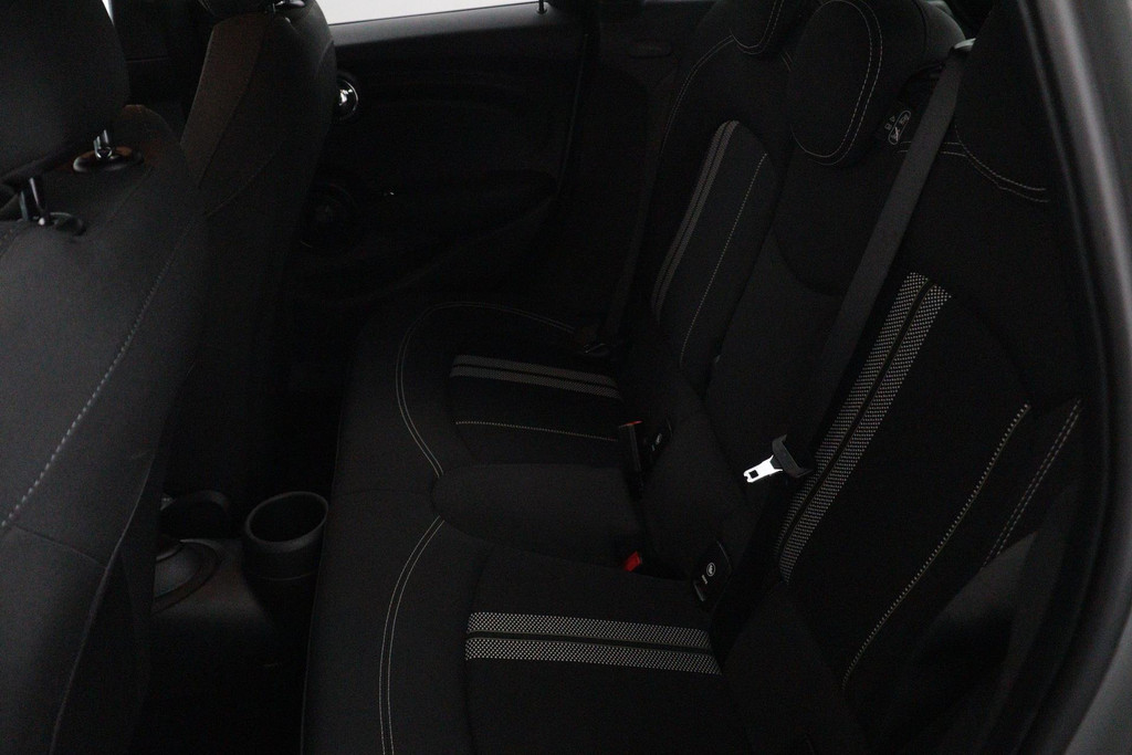 
MINI Mini 1.5 Cooper Serious Business JCW-Pakket (NL-auto, Goed OnderH, Navi, Parkeersensoren, Climate Con vol									