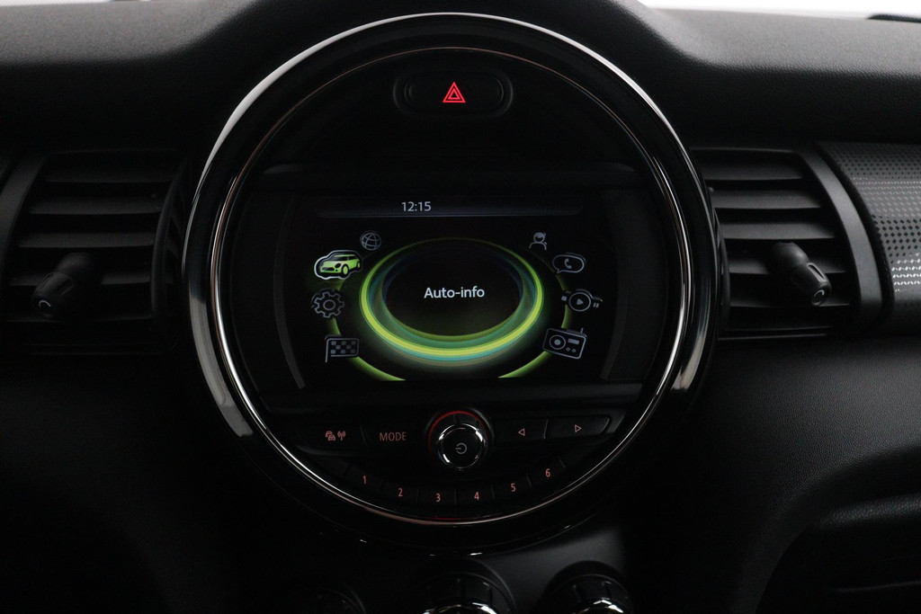 
MINI Mini 1.5 Cooper Serious Business JCW-Pakket (NL-auto, Goed OnderH, Navi, Parkeersensoren, Climate Con vol									