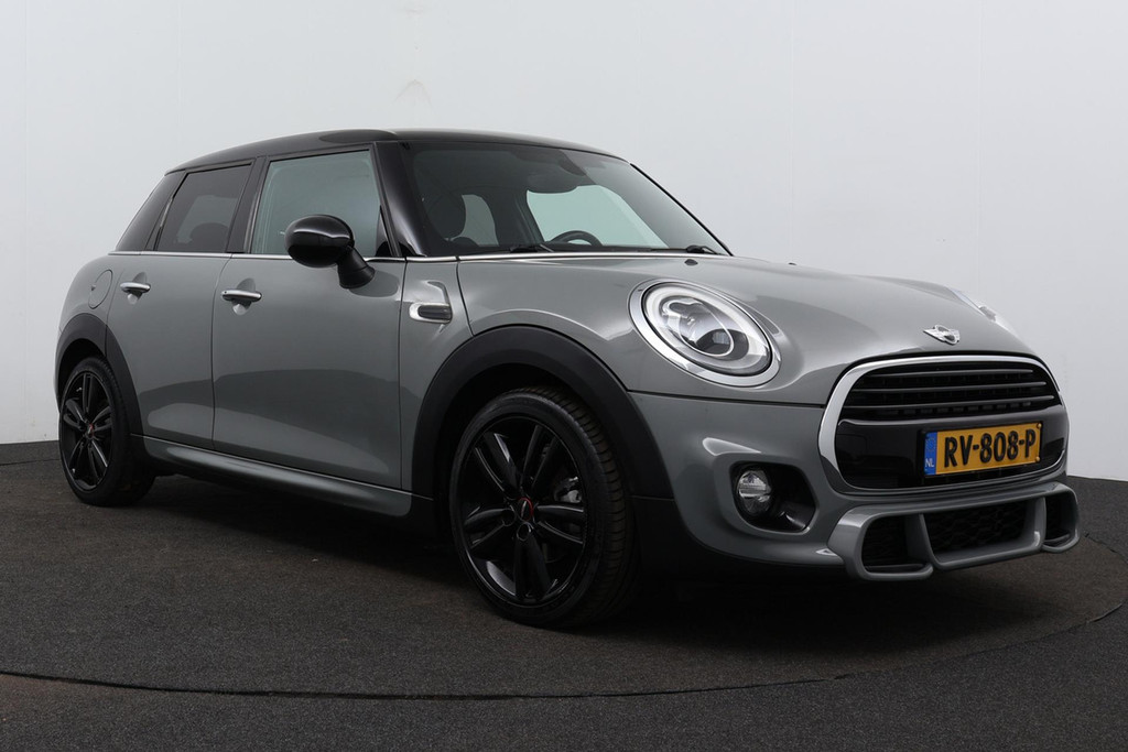 
MINI Mini 1.5 Cooper Serious Business JCW-Pakket (NL-auto, Goed OnderH, Navi, Parkeersensoren, Climate Con vol									