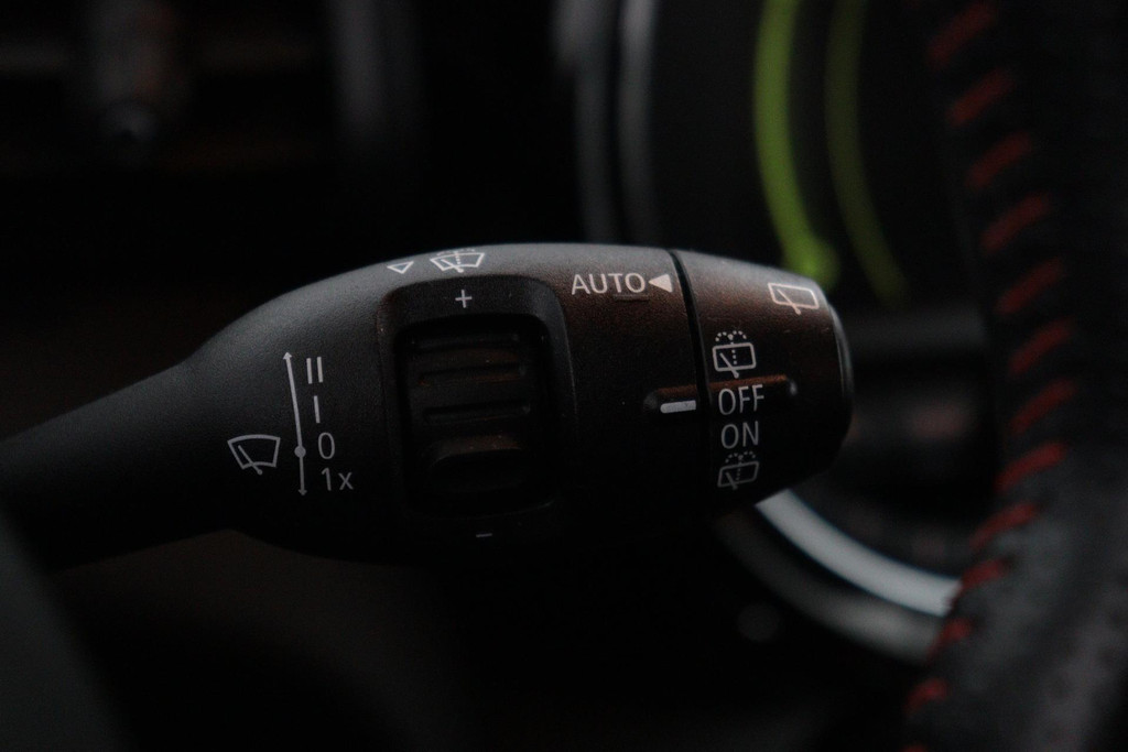 
MINI Mini 1.5 Cooper Serious Business JCW-Pakket (NL-auto, Goed OnderH, Navi, Parkeersensoren, Climate Con vol									