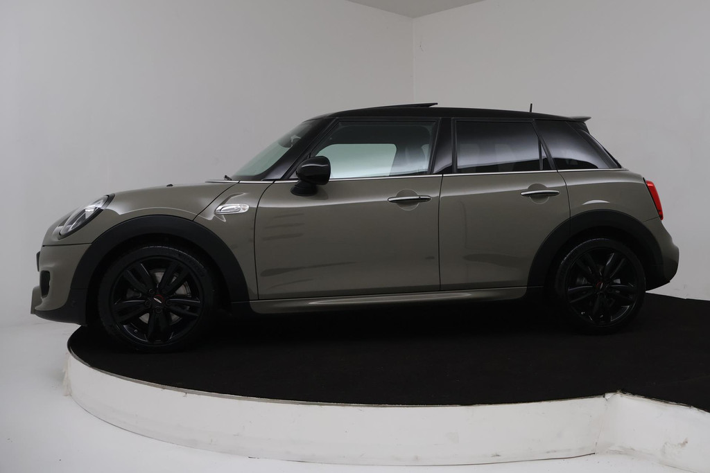 
MINI Mini 2.0 Cooper S Automaat (PANORAMADAK, HARMAN & KARDON, NAVIGATIE, PARKEERSENSOREN, STOELVERWARMING, NL-AUTO) vol									