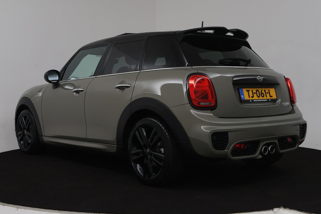
MINI Mini 2.0 Cooper S Automaat (PANORAMADAK, HARMAN & KARDON, NAVIGATIE, PARKEERSENSOREN, STOELVERWARMING, NL-AUTO) vol									
