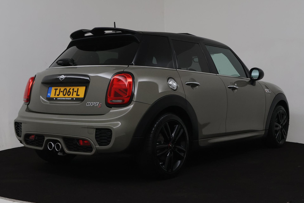 
MINI Mini 2.0 Cooper S Automaat (PANORAMADAK, HARMAN & KARDON, NAVIGATIE, PARKEERSENSOREN, STOELVERWARMING, NL-AUTO) vol									