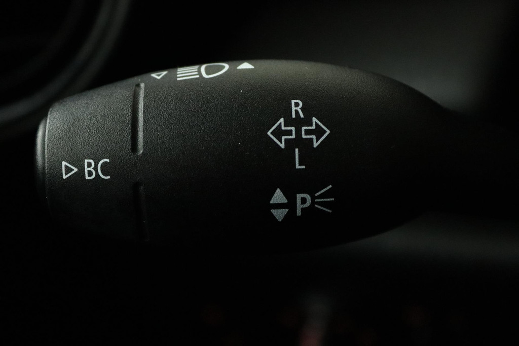 
MINI Mini 2.0 Cooper S Automaat (PANORAMADAK, HARMAN & KARDON, NAVIGATIE, PARKEERSENSOREN, STOELVERWARMING, NL-AUTO) vol									