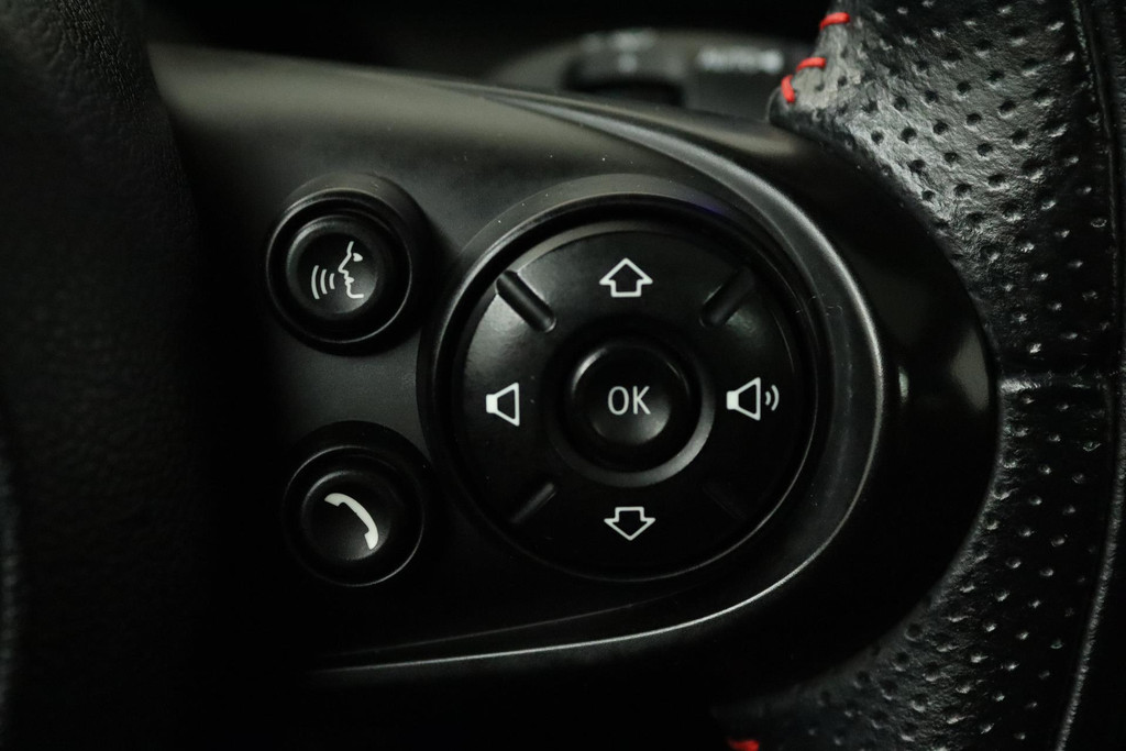 
MINI Mini 2.0 Cooper S Automaat (PANORAMADAK, HARMAN & KARDON, NAVIGATIE, PARKEERSENSOREN, STOELVERWARMING, NL-AUTO) vol									