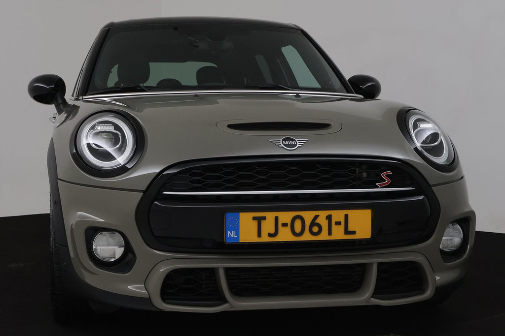 
MINI Mini 2.0 Cooper S Automaat (PANORAMADAK, HARMAN & KARDON, NAVIGATIE, PARKEERSENSOREN, STOELVERWARMING, NL-AUTO) vol									