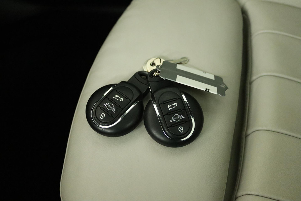 
MINI Countryman 2.0 Cooper S Chili (PANORAMADAK, CAMERA, STOELVERWARMING, NAVI, PARKEERSENSOREN, NL-AUTO, DEALER ONDERHOUDEN) vol									