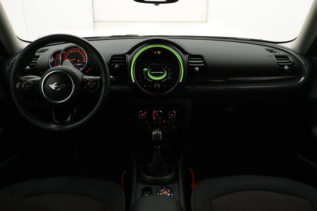 
MINI Clubman 1.5 One Business Automaat (NAVIGATIE, CLIMA, CRUISE, PARKEERSENSOREN, DEALER ONDERHOUDEN) vol									