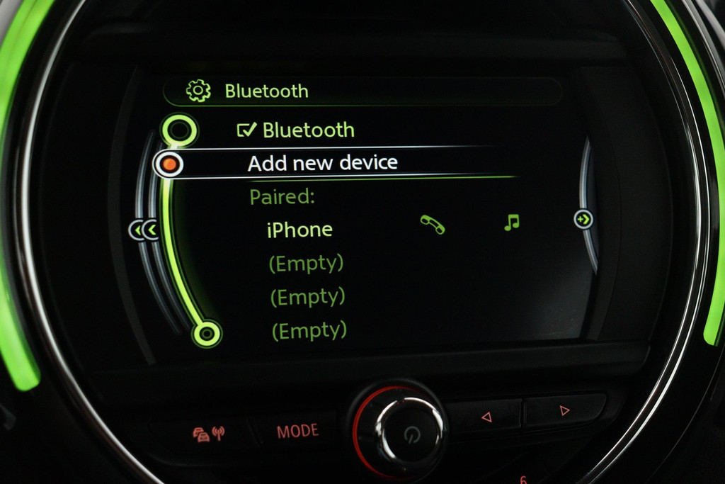 
MINI Clubman 1.5 One Business Automaat (NAVIGATIE, CLIMA, CRUISE, PARKEERSENSOREN, DEALER ONDERHOUDEN) vol									