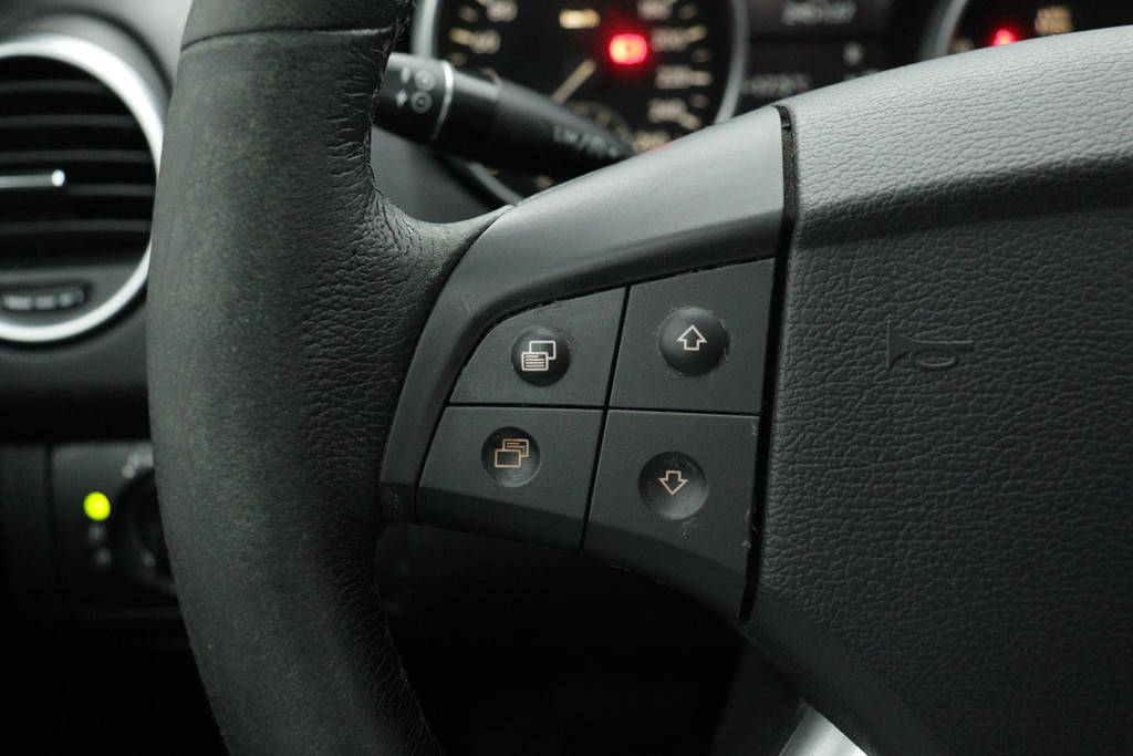 
Benz M-Klasse 320 CDI(PANO, Goed OnderH, TRAIL BAND, TrekH, LEDER, Elektr stoel, ETC) vol									