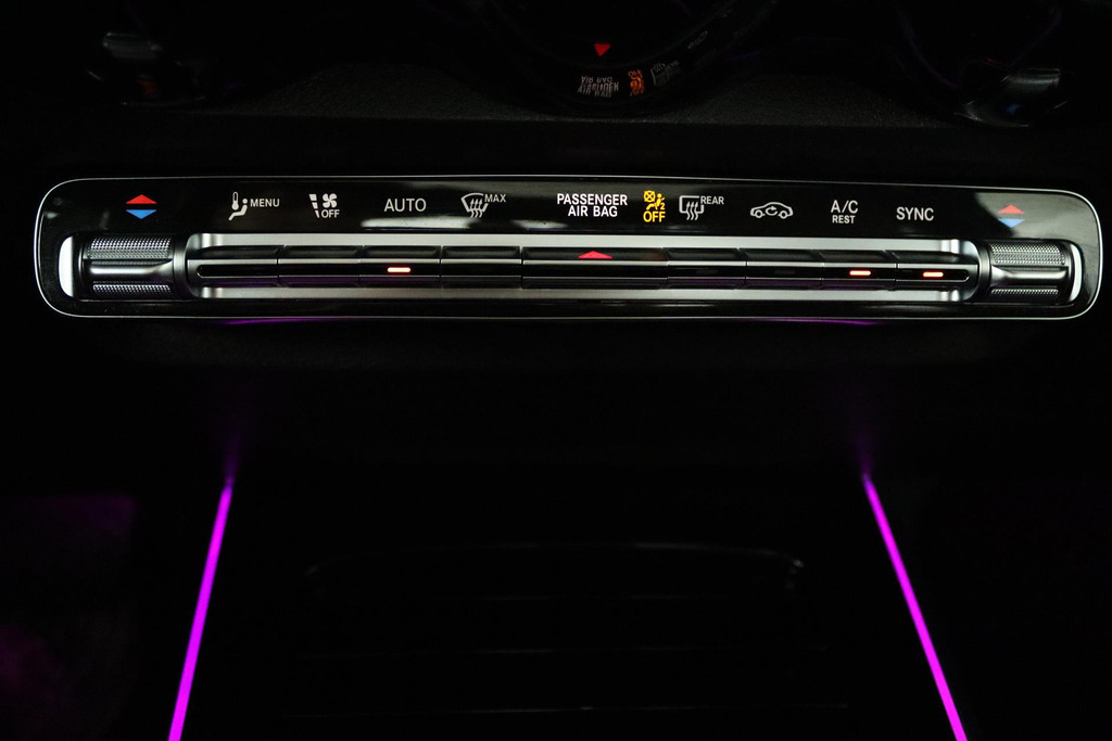 
Benz GLB 200 Business Solution Luxury (PANORAMADAK, SFEERVERLICHTING, STOELVERARMING, CAMERA, GOED ONDERHOUDEN) vol									