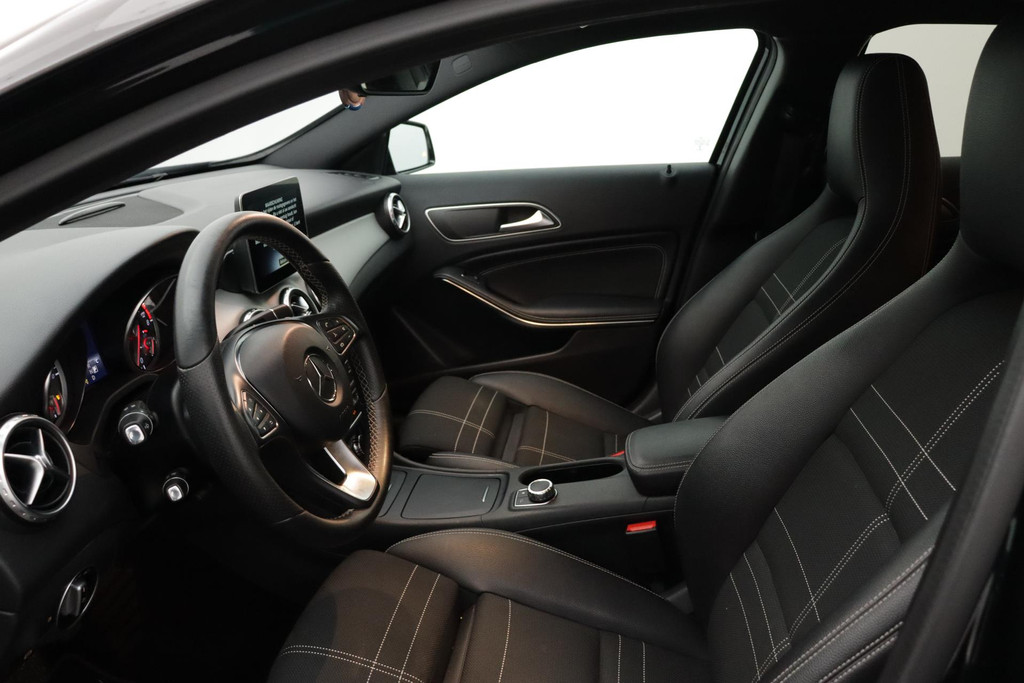 
Benz GLA 200 Prestige(Dealer OnderH, Automaat, Navi Groot, StoelV, Sportzetels, Climate Control, PDC V+A, Etc) vol									