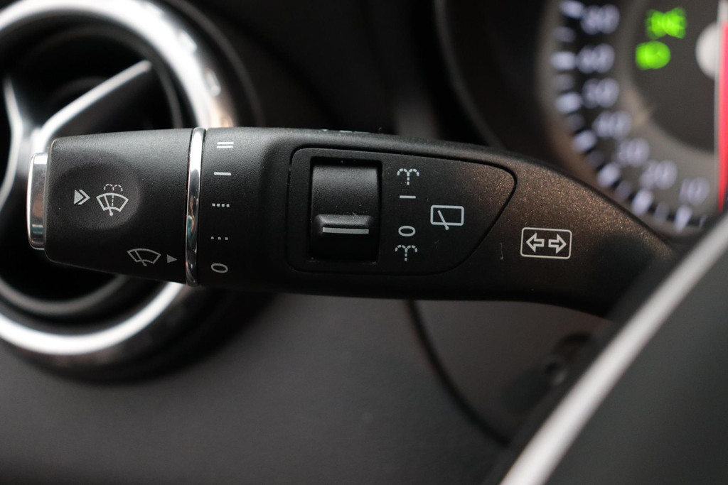 
Benz GLA 200 Prestige(Dealer OnderH, Automaat, Navi Groot, StoelV, Sportzetels, Climate Control, PDC V+A, Etc) vol									