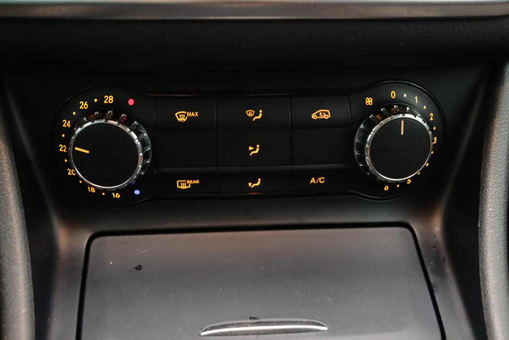 
Benz GLA 200 Prestige(Dealer OnderH, Automaat, Navi Groot, StoelV, Sportzetels, Climate Control, PDC V+A, Etc) vol									