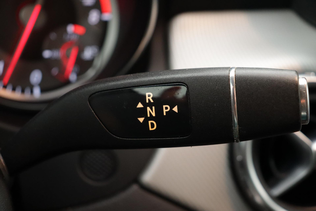 
Benz GLA 200 Prestige(Dealer OnderH, Automaat, Navi Groot, StoelV, Sportzetels, Climate Control, PDC V+A, Etc) vol									