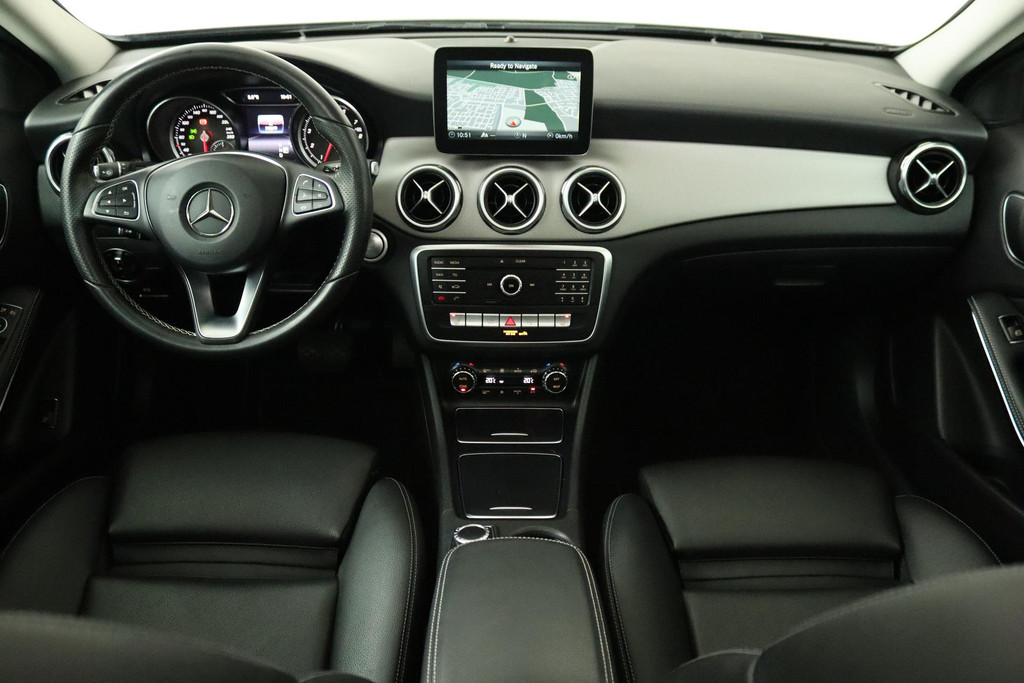 
Benz GLA 250 Premium Plus (PANORAMADAK, NAVIGATIE, CLIMA, CAMERA, LED, LEDER, STOELVERWARMING, GOED ONDERHOUDEN) vol									