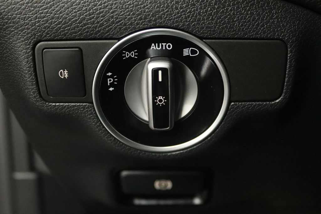 
Benz GLA 250 Premium Plus (PANORAMADAK, NAVIGATIE, CLIMA, CAMERA, LED, LEDER, STOELVERWARMING, GOED ONDERHOUDEN) vol									