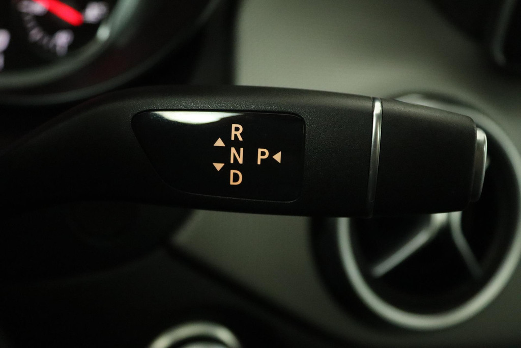 
Benz GLA 250 Premium Plus (PANORAMADAK, NAVIGATIE, CLIMA, CAMERA, LED, LEDER, STOELVERWARMING, GOED ONDERHOUDEN) vol									