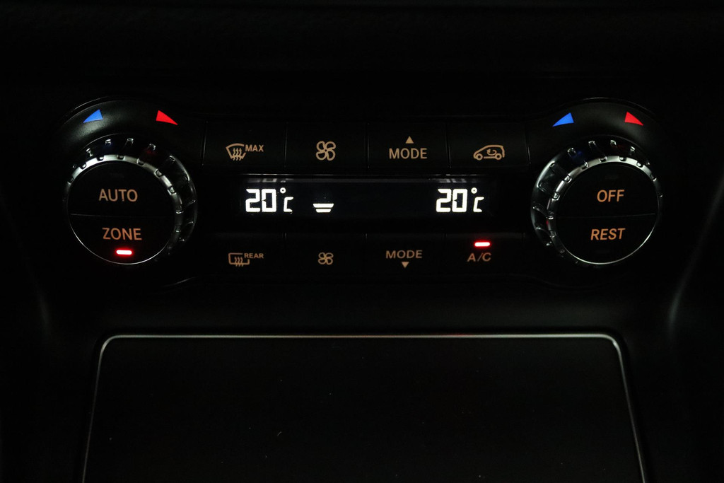 
Benz GLA 250 Premium Plus (PANORAMADAK, NAVIGATIE, CLIMA, CAMERA, LED, LEDER, STOELVERWARMING, GOED ONDERHOUDEN) vol									