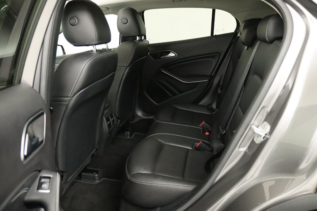 
Benz GLA 250 Premium Plus (PANORAMADAK, NAVIGATIE, CLIMA, CAMERA, LED, LEDER, STOELVERWARMING, GOED ONDERHOUDEN) vol									