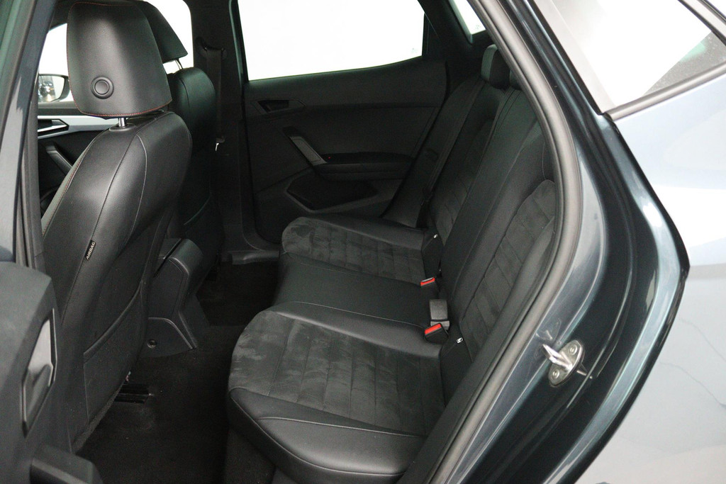 
SEAT Ibiza 1.0 EcoTSI FR Plus Connect (PANORAMADAK, ACHTERUITRIJCAMERA, AUTOMAAT, PARKEERSENSOREN, CRUISE ADAPTIEF, NL-AUTO) vol									