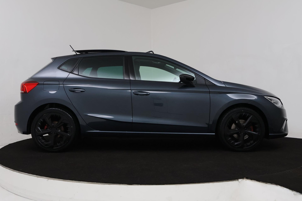 
SEAT Ibiza 1.0 EcoTSI FR Plus Connect (PANORAMADAK, ACHTERUITRIJCAMERA, AUTOMAAT, PARKEERSENSOREN, CRUISE ADAPTIEF, NL-AUTO) vol									