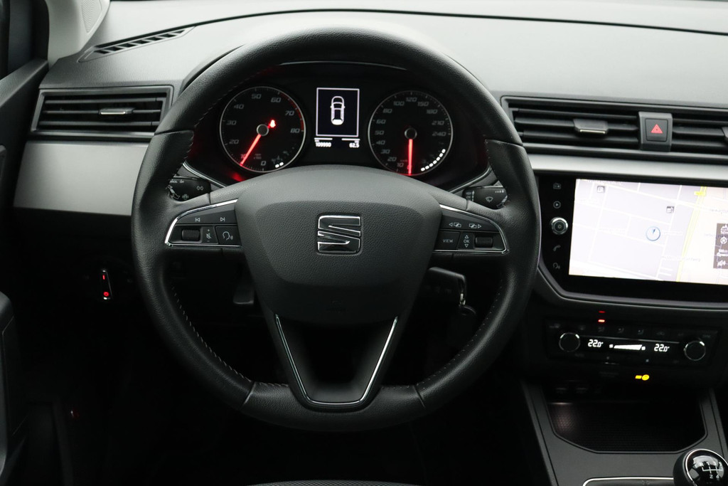 
SEAT Ibiza 1.0 TSI Style Business Intense (NAVIGATIE, CAMERA, PARKEERSENSOREN, CARPAY, 1e EIGENAAR, GOED ONDERHOUDEN) vol									