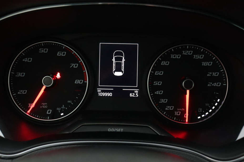 
SEAT Ibiza 1.0 TSI Style Business Intense (NAVIGATIE, CAMERA, PARKEERSENSOREN, CARPAY, 1e EIGENAAR, GOED ONDERHOUDEN) vol									