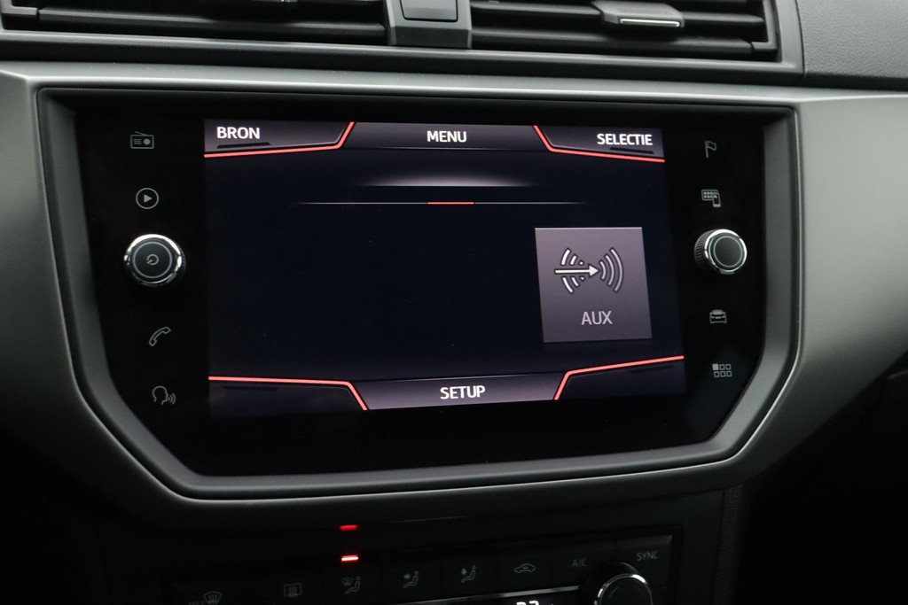 
SEAT Ibiza 1.0 TSI Style Business Intense (NAVIGATIE, CAMERA, PARKEERSENSOREN, CARPAY, 1e EIGENAAR, GOED ONDERHOUDEN) vol									