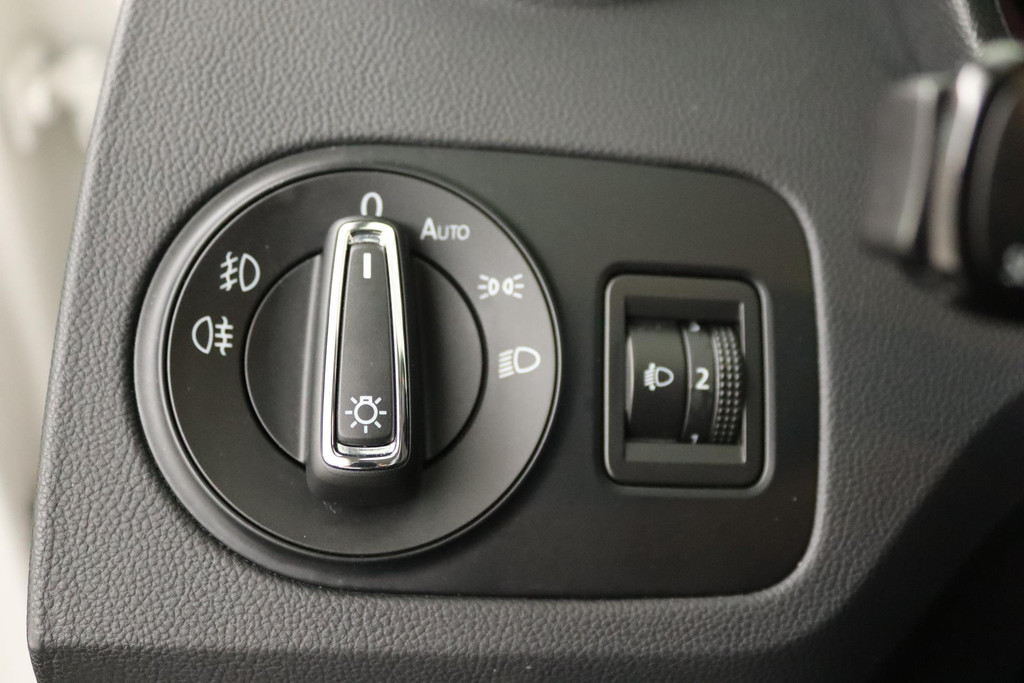 
SEAT Ibiza 1.0 EcoTSI Style Connect (NAVIGATIE, CARPLAY, CRUISE CONTROL, BLUETOOTH, NL-AUTO) vol									