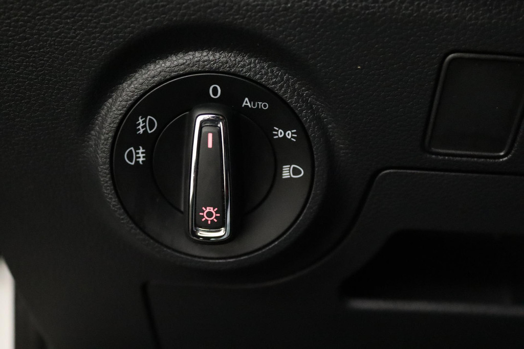 
SEAT Ibiza 1.0 TSI FR Business Intense Automaat (PANODAK, STOELV, CAMERA, PDC, ADAPTIVE, NAVIGATIE, NL-AUTO, GOED ONDERHOUDEN) vol									