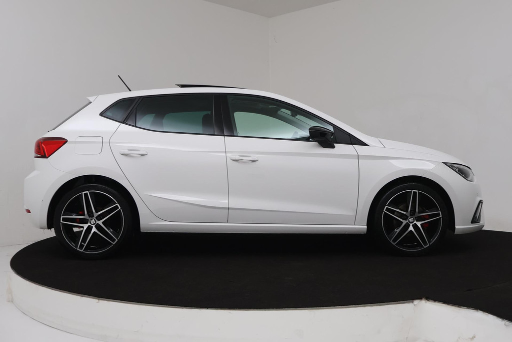 
SEAT Ibiza 1.0 TSI FR Business Intense Automaat (PANODAK, STOELV, CAMERA, PDC, ADAPTIVE, NAVIGATIE, NL-AUTO, GOED ONDERHOUDEN) vol									