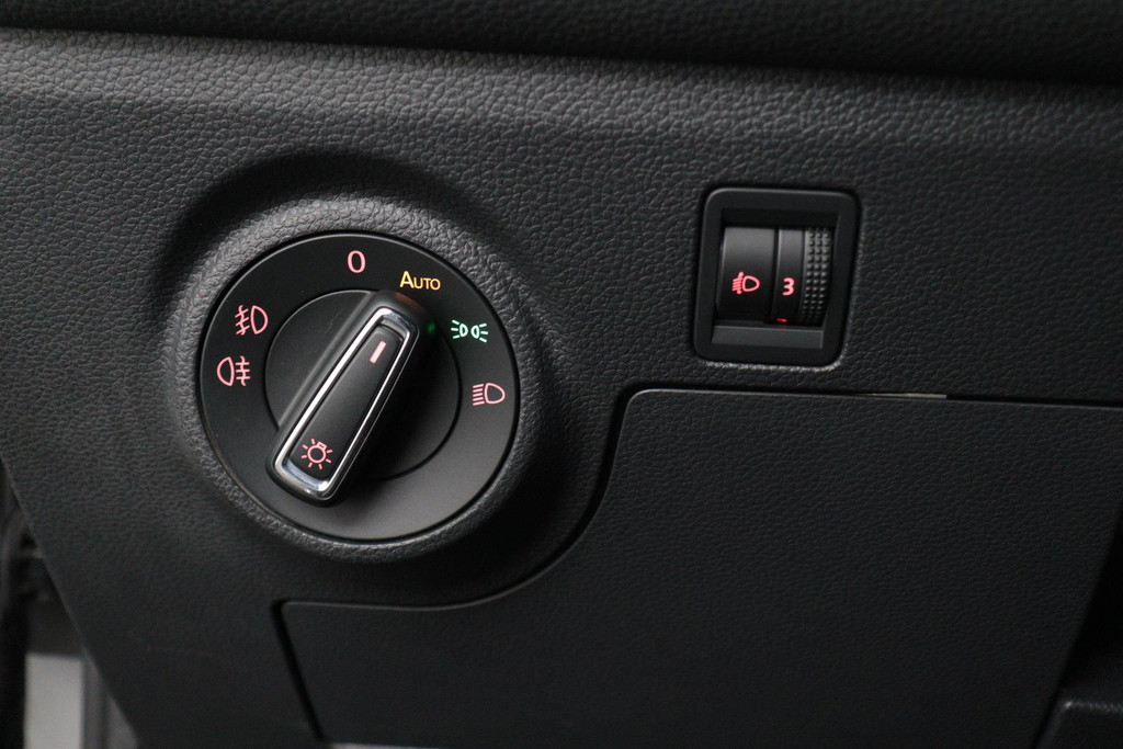 
SEAT Ibiza 1.0 TSI FR Business Intense (NAVIGATIE, CAMERA, CARPLAY, PARKEERSENSOREN, CLIMA, 1e EIGENAAR, GOED ONDERHOUDEN) vol									