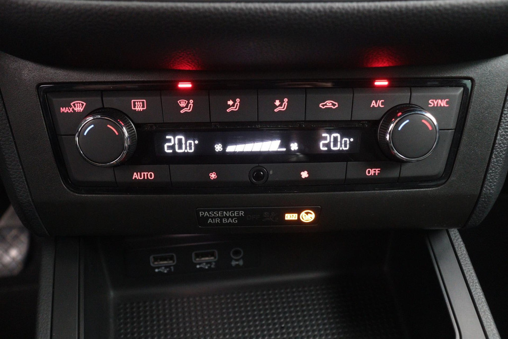 
SEAT Ibiza 1.0 TSI FR Business Intense (NAVIGATIE, CAMERA, CARPLAY, PARKEERSENSOREN, CLIMA, 1e EIGENAAR, GOED ONDERHOUDEN) vol									