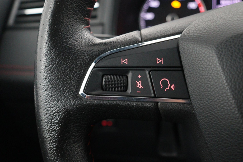 
SEAT Ibiza 1.0 TSI FR Business Intense (NAVIGATIE, CAMERA, CARPLAY, PARKEERSENSOREN, CLIMA, 1e EIGENAAR, GOED ONDERHOUDEN) vol									