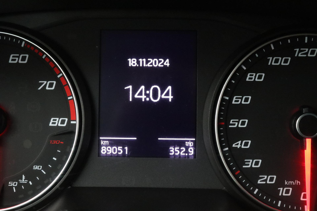 
SEAT Ibiza 1.0 TSI FR Business Intense Sport (CAMERA, NAVIGATIE, PARKEERSENSOREN, LED, CLIMATE, NL-AUTO, GOED ONDERHOUDEN) vol									